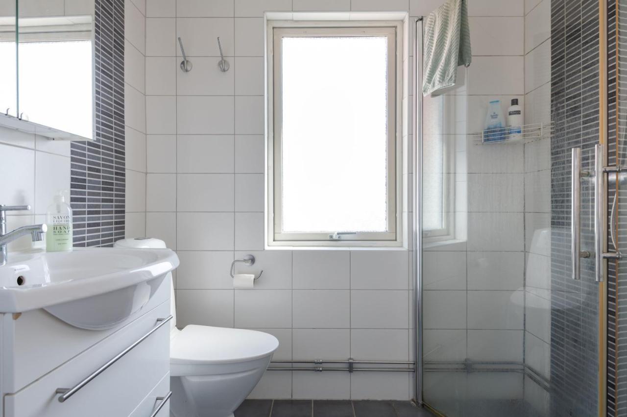White & Bright Room In A Shared Apartment 哥德堡 外观 照片