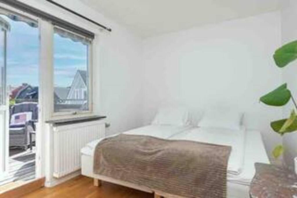 White & Bright Room In A Shared Apartment 哥德堡 外观 照片