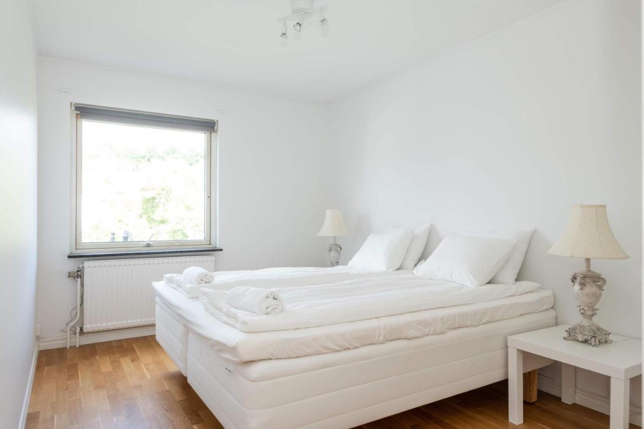 White & Bright Room In A Shared Apartment 哥德堡 外观 照片